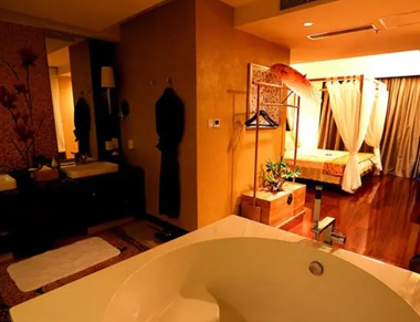 天津南开区养生会所的黄昏恋：当爱情遇上八十岁